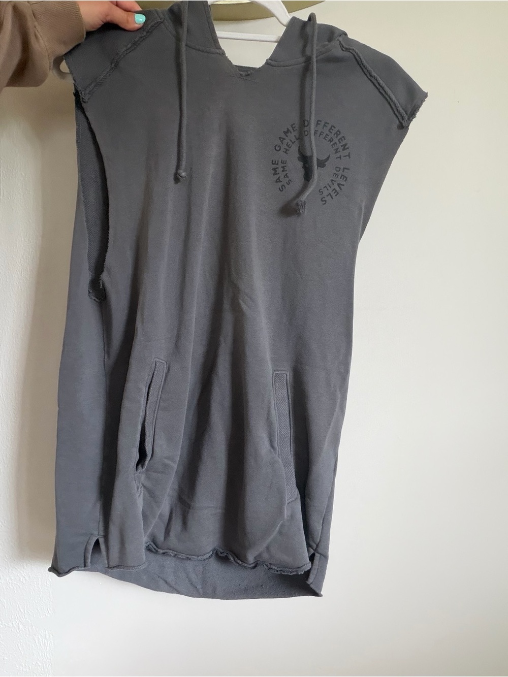 Under Armour Men's Sleeveless Hoodie in Charcoal